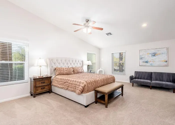 Villa 67th Street *