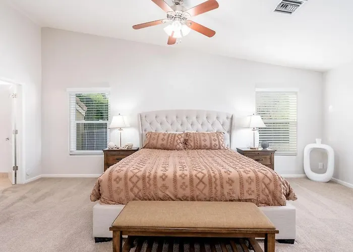 Villa 67th Street
