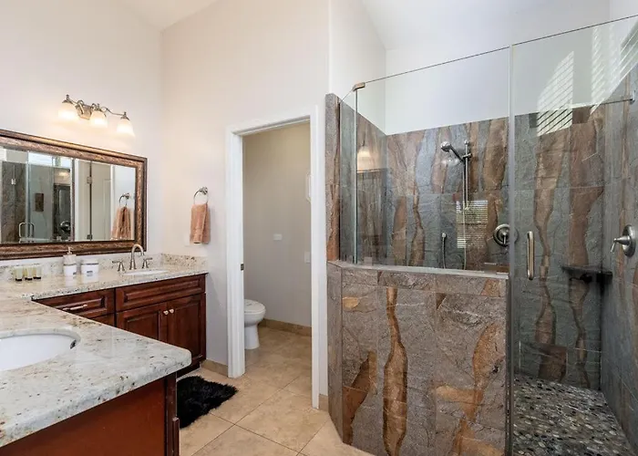 Villa 67th Street