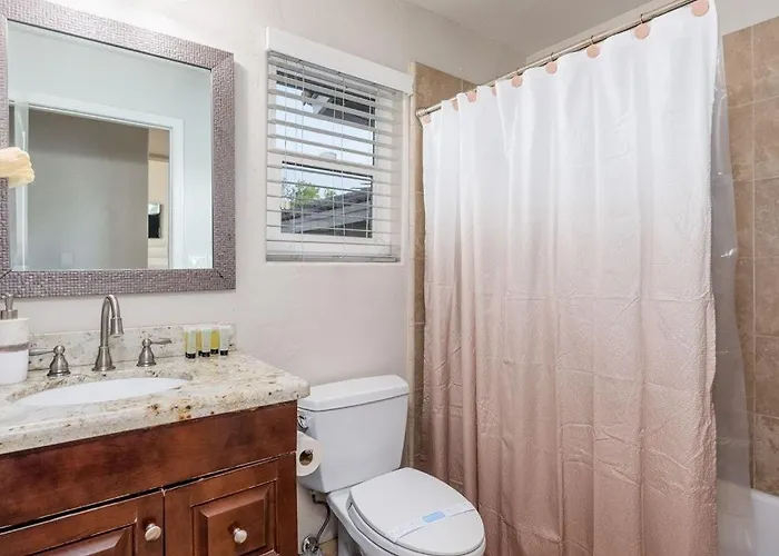 67th Street Villa