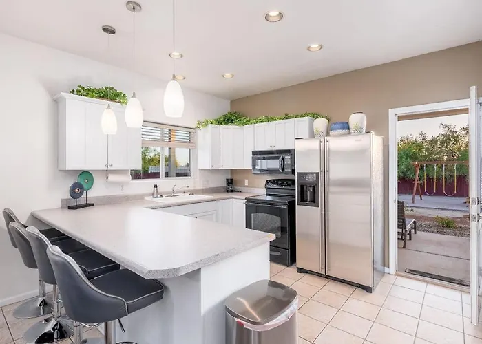 Villa 67th Street *